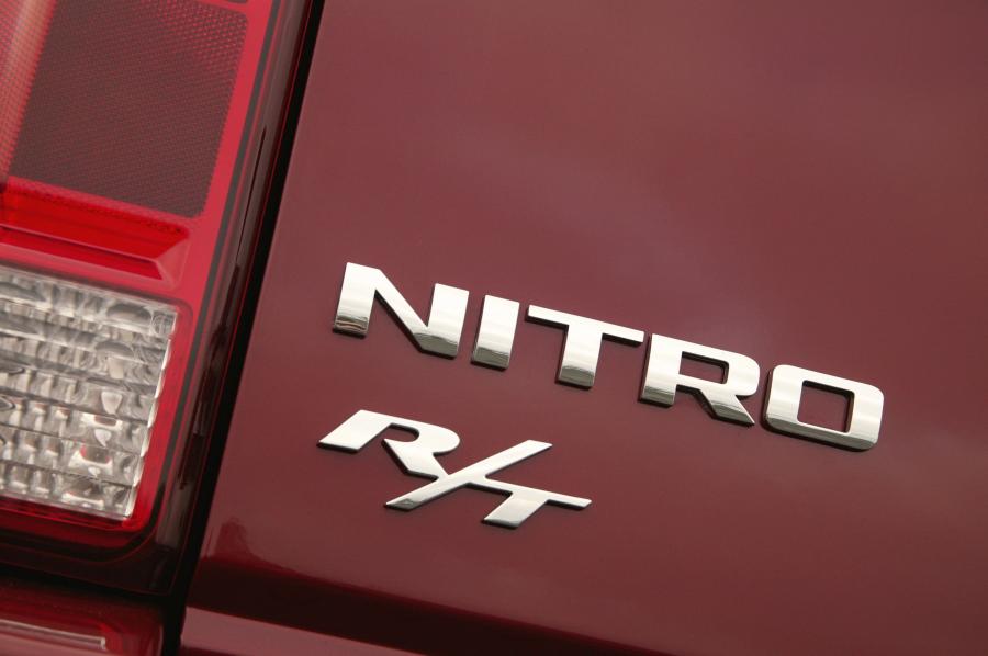  Dodge Nitro 2007 года  (фото 70 из 152)